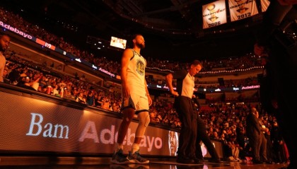 北京pk10计划-老瑞秋：真希望巅峰库里有阿德巴约这待遇 那样他能破多少纪录？