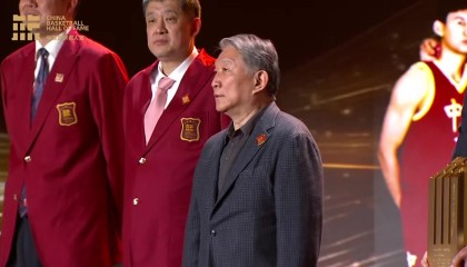 宫鲁鸣：96一代的成绩要感谢老一辈 希望我们继续为中国篮球添砖