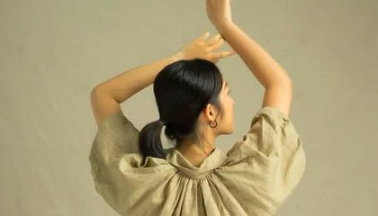 天津女排收获小组赛第五胜 朱婷短暂登场防守建功